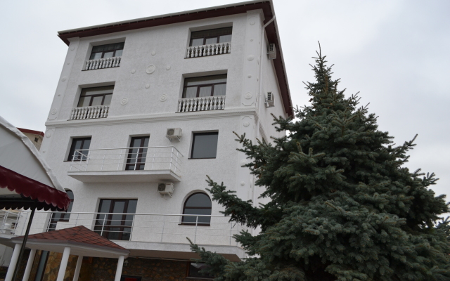 Chernomorskij Guest House