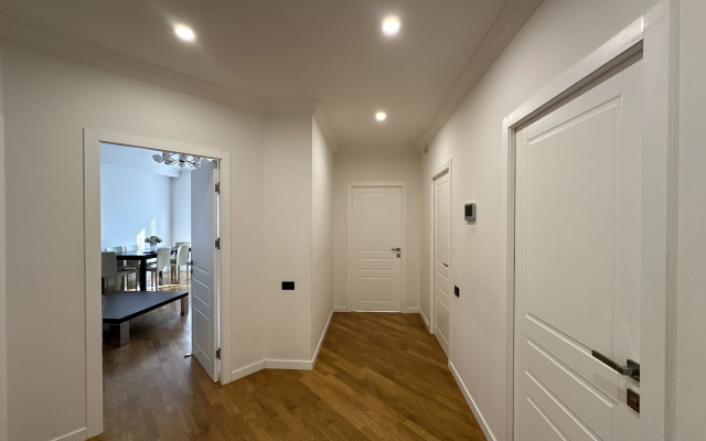 3-K Kvartira na Prospekte Sayat-Novy Flat