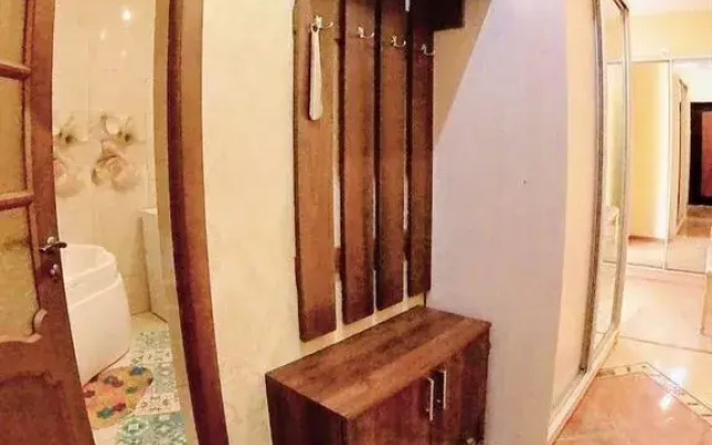 Na Pervomayskoy Ulitse 13 Apartments