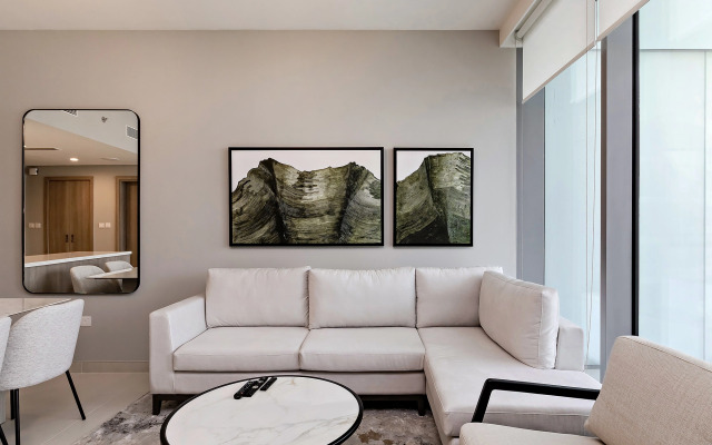 Zakhvatyvayuschie 1Br Apartamenty Liv Marina in Jbr, Apartments
