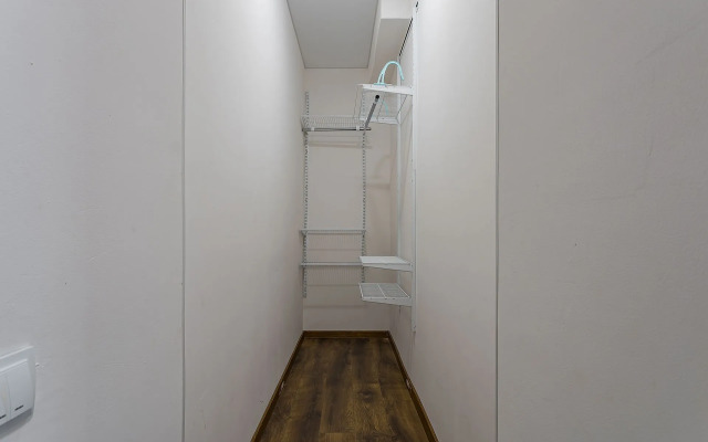 Loft 4 okolo Tts Etazhi Apartments