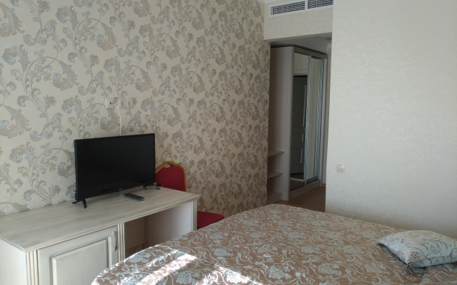 8 Avenyu Hotel
