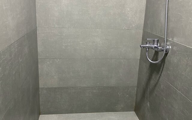 Квартира Студия на улице Текстильной на цокольном этаже