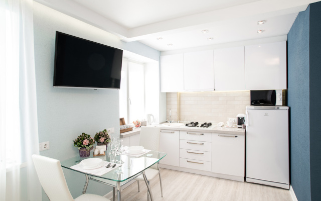 Апартаменты Тихая студия 38кв.м,напротив Центрального Парка,вокзал пешком