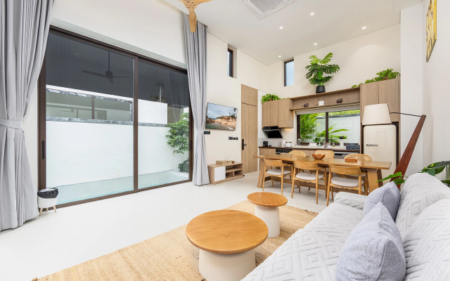Qabalah 2BR Villa, Pool & Rooftop near Bangtao Villa