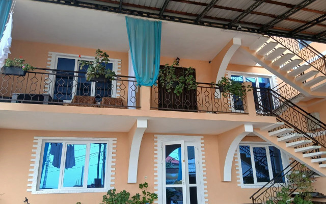 Yagodka s Vidom na More Guest House