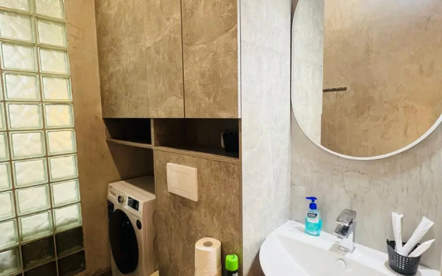 Chetyryokhmestnye apartamenty s balkonom ı basseynom na territorii Apartments