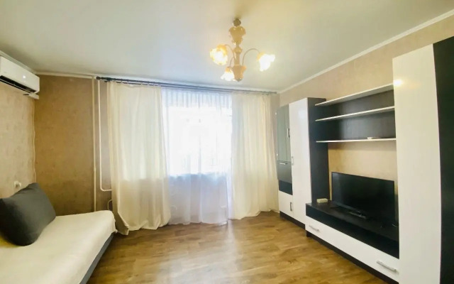 Pionerskaya 18 Flat