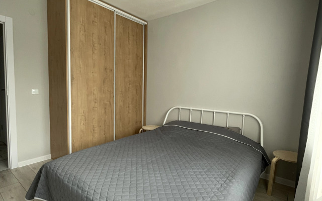 Dvukhomnatnaya Ryadom s Tsentrom Flat