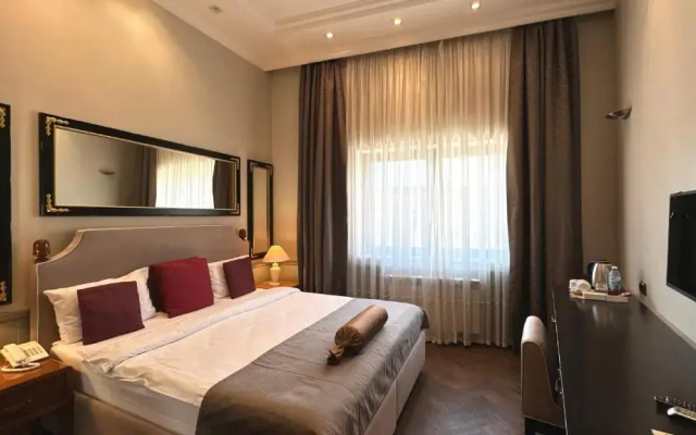 Seven Rooms Boutique Hotel
