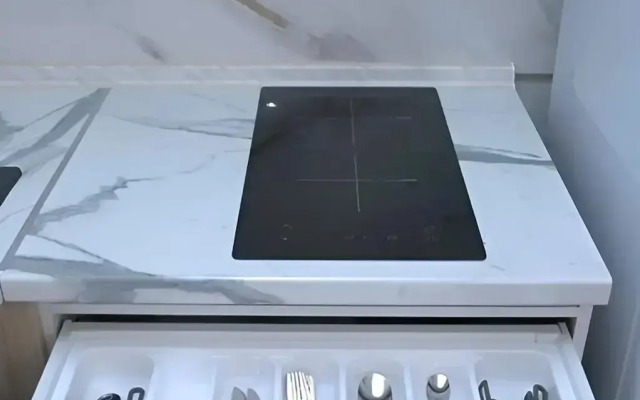 Yevrodvushka v Nizhneimeretinskoj Bukhte Flat