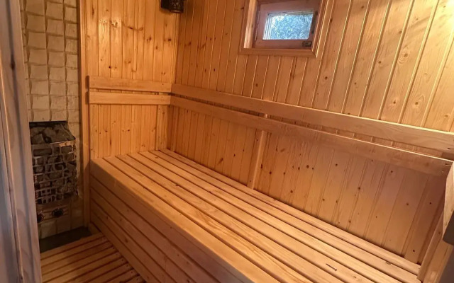 Rezo's Ranch Guest House