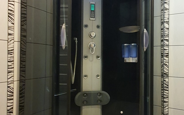 Апартаменты на Челюскинцев 7