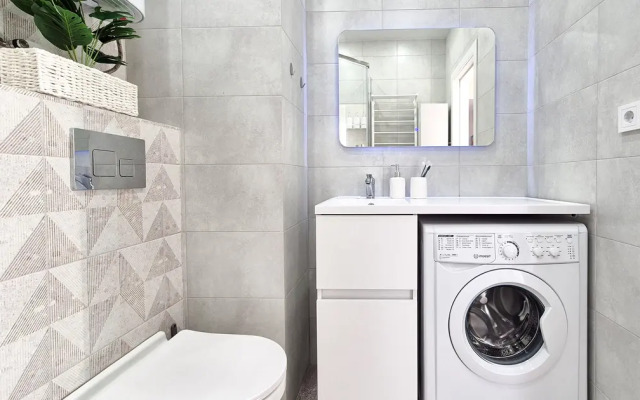 S Dvumya Balkonami Apartments