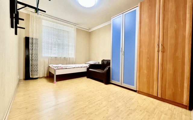 Trekhkomnatnye Na Mira U Trk Stolitsa Apartments