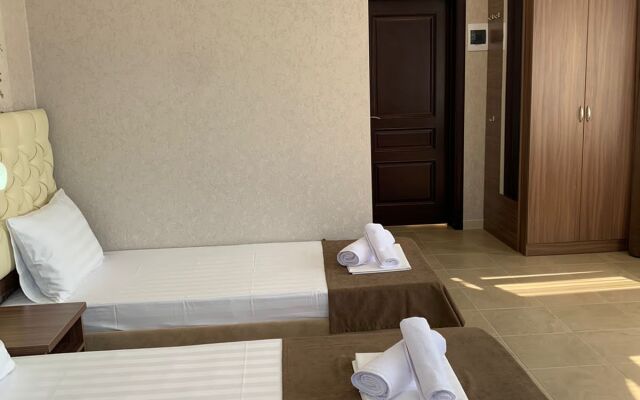 Golden Plaza Hotel