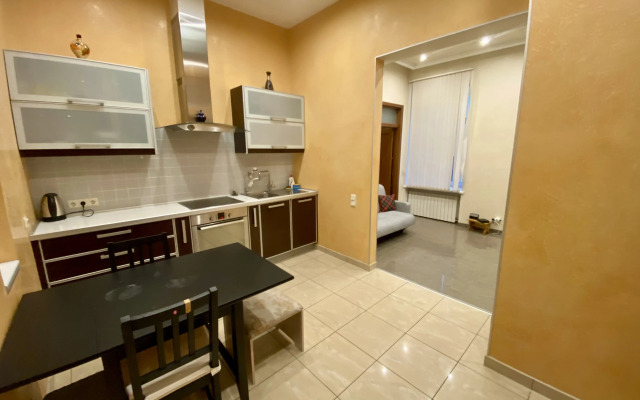 Trekhkomnatnye U Griffonov Apartments