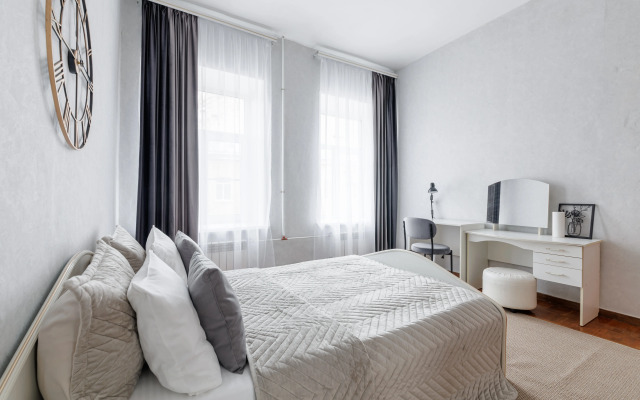 Апартаменты 3 спальни на Мойке