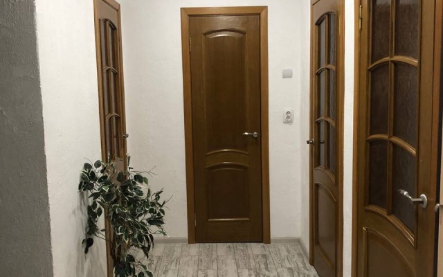 3 Komnatnaya Kvartira Dlya Bolshoy Kompanii Flat