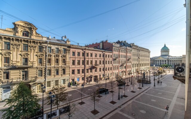 Апартаменты Видовые у Казанского собора 2 спальни 2 сан.узла 12 гостей