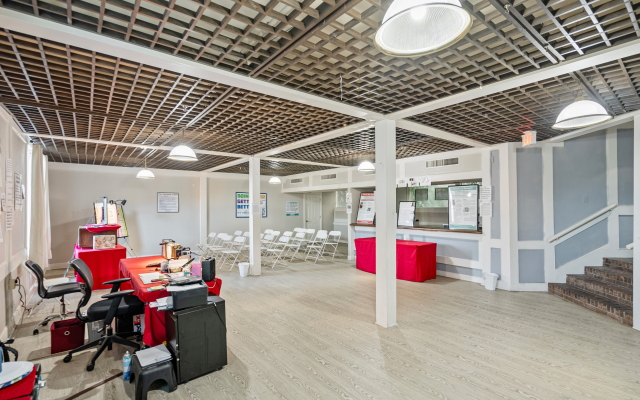 Отель Coratel Plus Suites Wichita West Airport