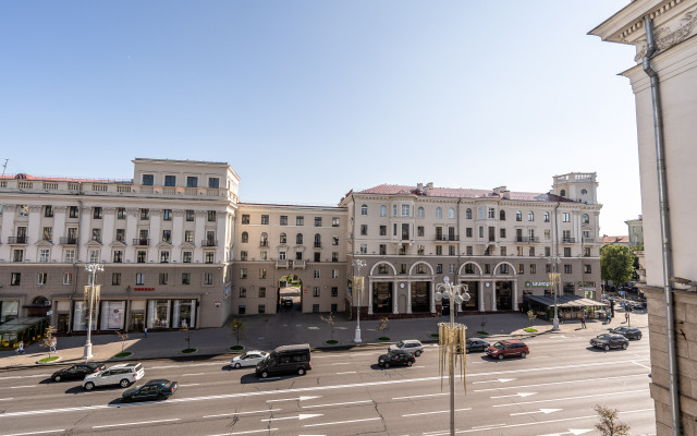 Na Nezavisimosti Okolo Tsuma Apartments
