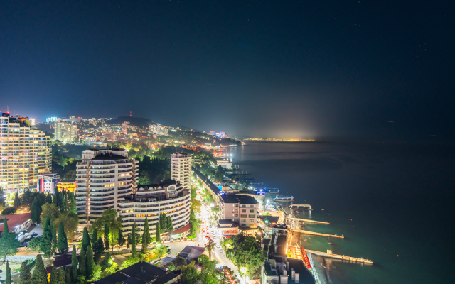 Апартаменты с двумя мастер-спальнями на первой береговой линии