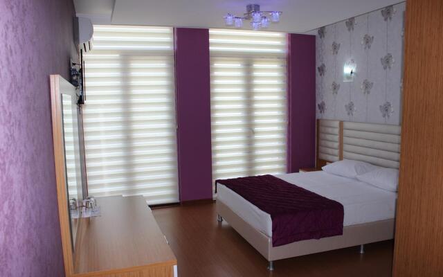 Moni Hotel