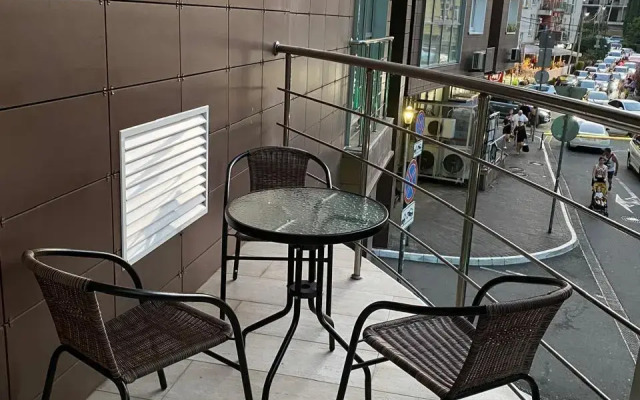 606 Na Krymskoy 89 Apartments