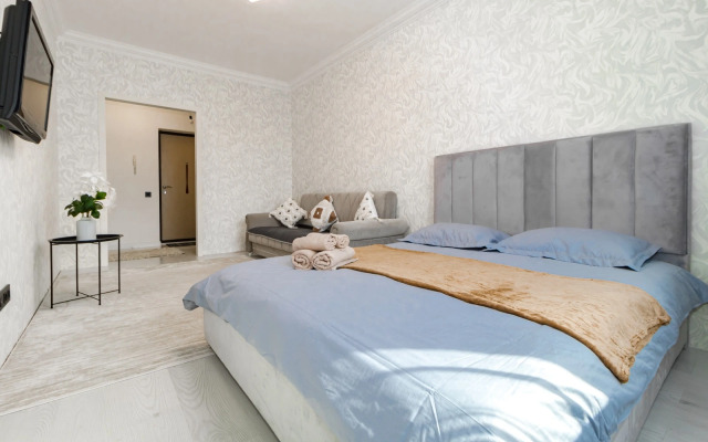 Svetlye Ryadom S Khanshatyrom Apartments