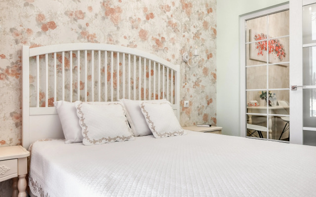 Krasivyi v stile "Provans" u morya v ZhK "Barselona Park" Apartment