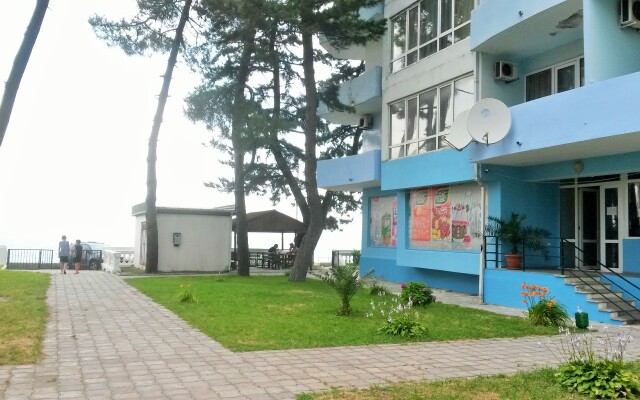 Seaside Apartments