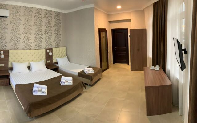 Golden Plaza Hotel