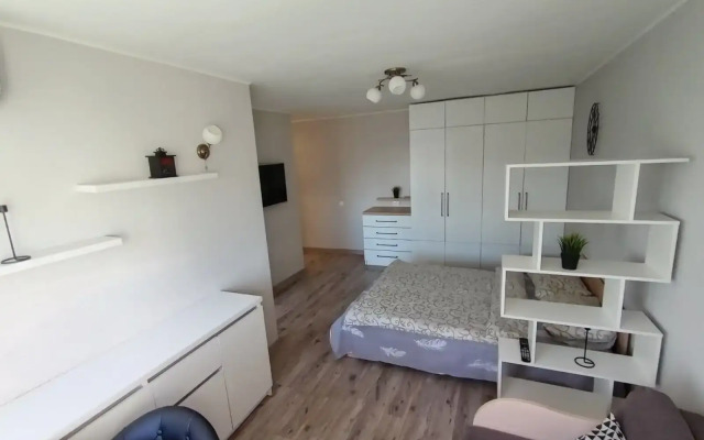 V Samom Tsentre Bresta Flat