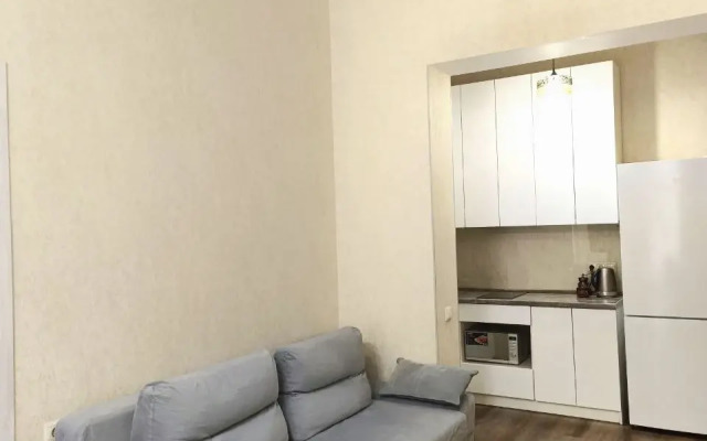 Ulitsa Roz, D.36 Flat