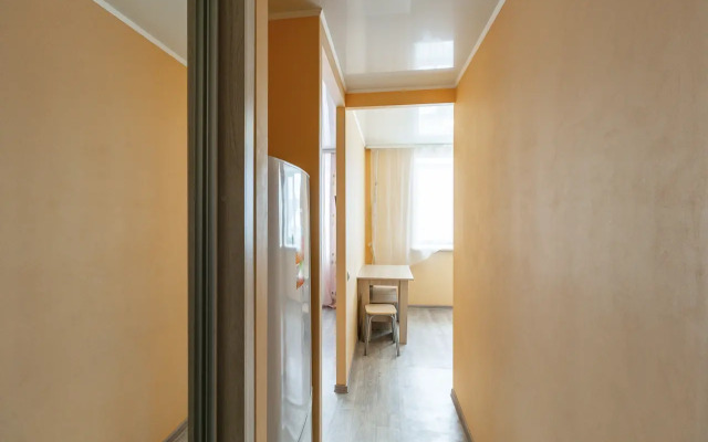 U Transportnoy Akademii Flat
