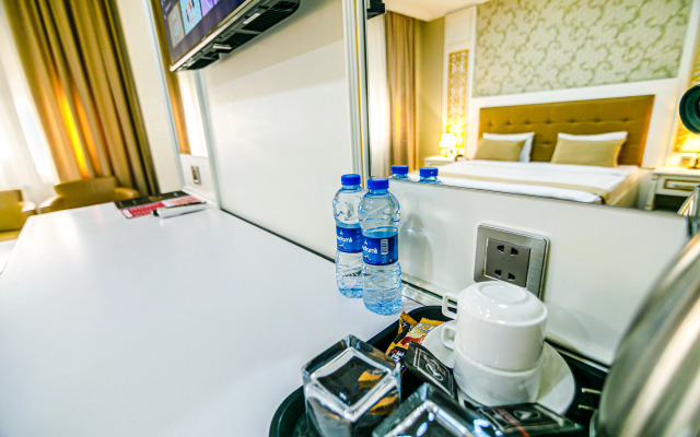 Maris Baku Hotel