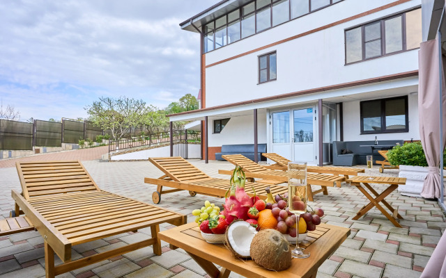 Rezidentsiya Lotos Guest house