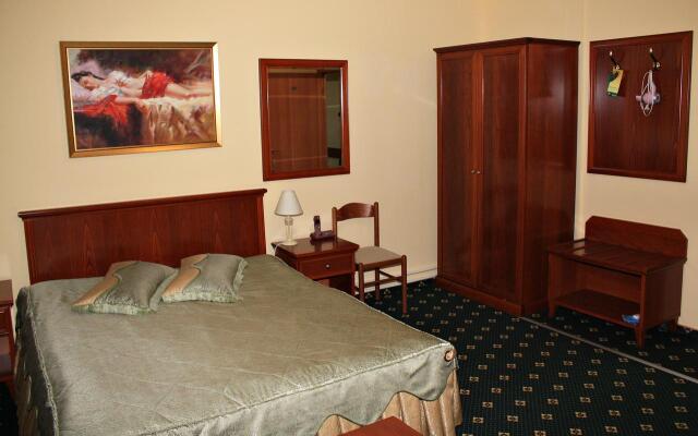 Kedr Hotel