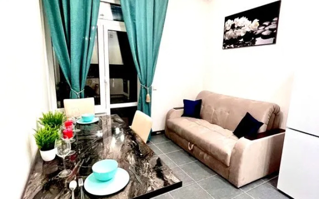 Marshala Biryuzova Ulitsa, 7k4 Flat