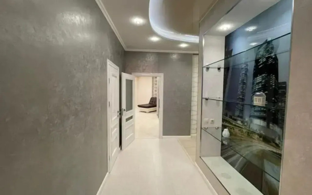 V Novom Elitnom Dome Flat