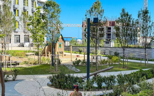 Uyutnaya Solnechnaya Yevrodvushka Vblizi Morya Flat