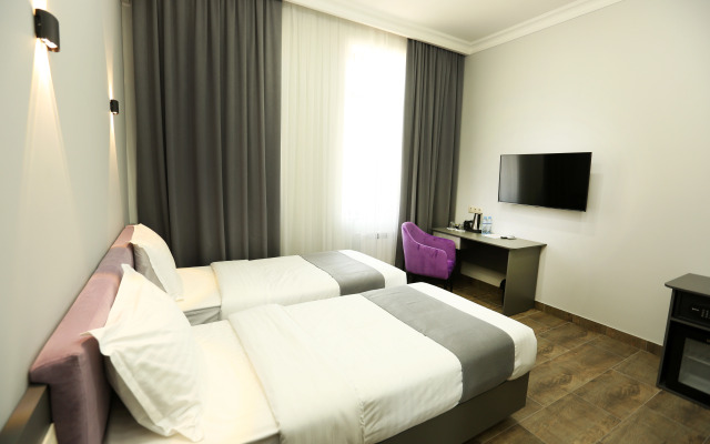 Parklane Hotel