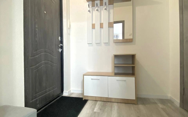 Квартира Поделам с балконом у ЖД вокзала