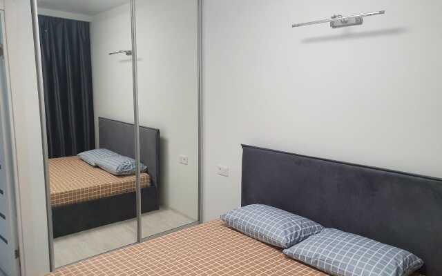 Апартаменты на Пархоменко 2  (305)