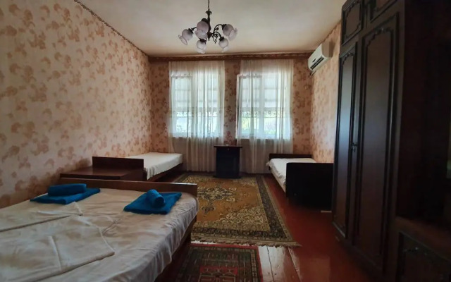 Uyut Guest house