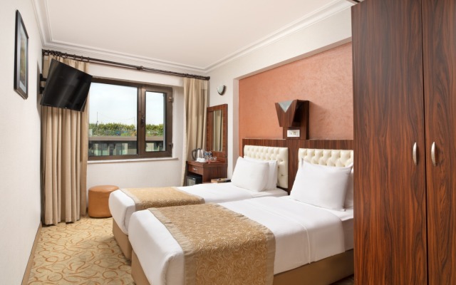 Elan Hotel