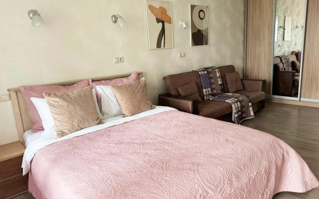 Ryadom S Metro Flat