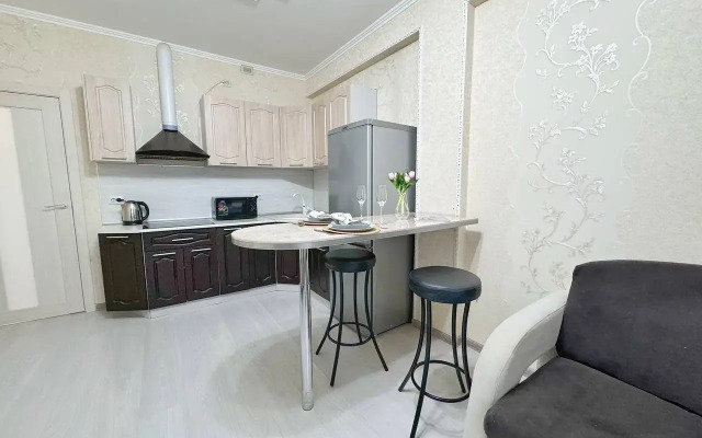1-K Kvartira Na Oktyabryskom Prospekte 117 Lodging House