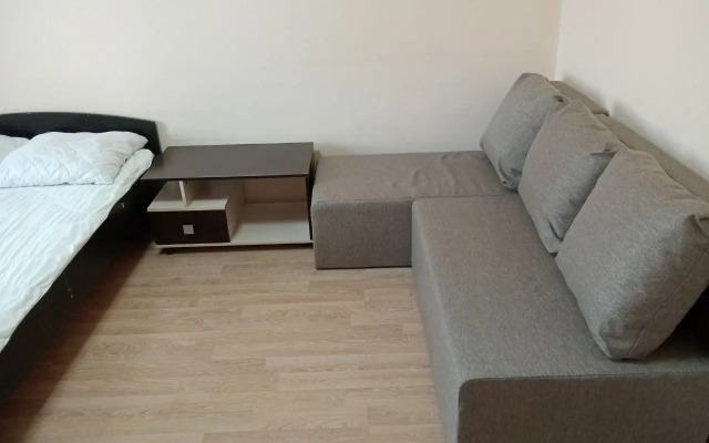 Uyutnaya v Tikhom Kvartale Flat